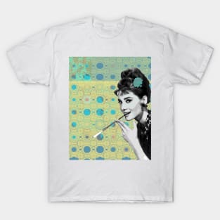 Audrey Hepburn Smoking. T-Shirt